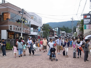 今夏の観光客数、軽井沢は8.2%増