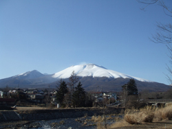 ���y��򂩂猩���ԎR