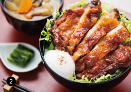 「味噌山賊焼き丼」は、おなじみの郷土料理を独自にアレンジ。