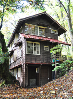 亜武巣山荘、国の登録有形文化財に