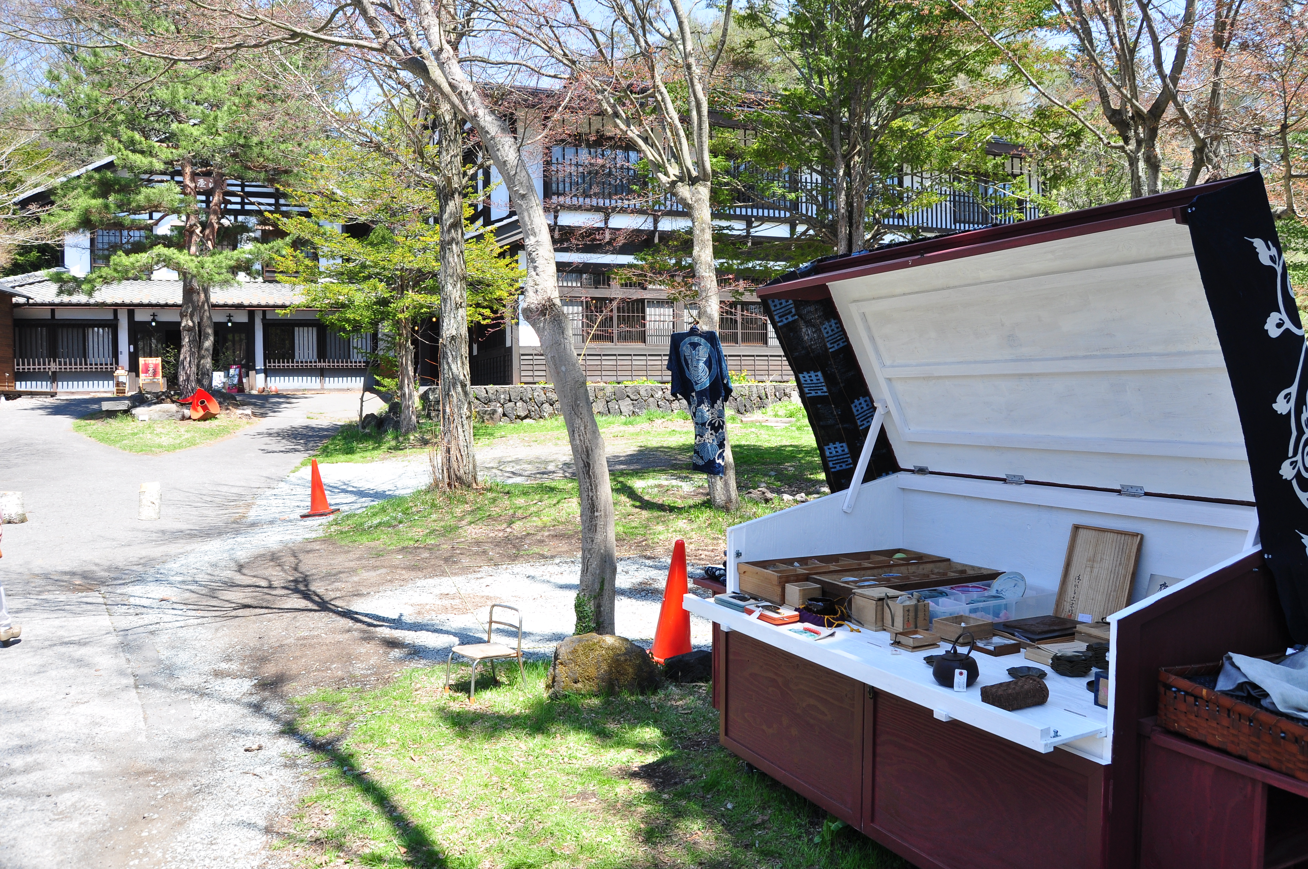 追分に「ブキニスト」登場