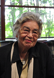 軽井沢図書館友の会会長　内山  章子さん