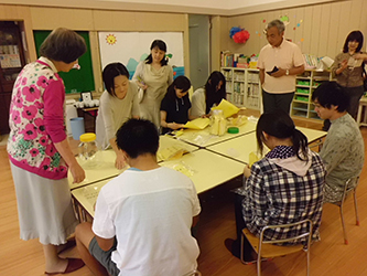 2000年記念カプセルを開く