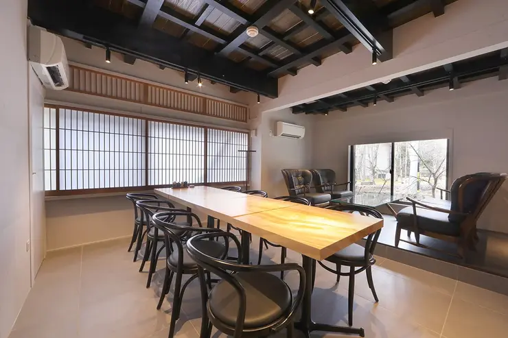 うなぎ四代目菊川の店内